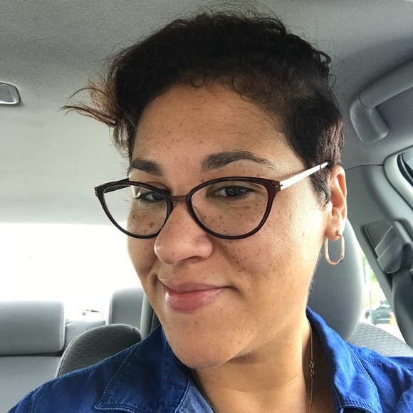 Meet your Posher, Stephanie - Picture 1 of 1